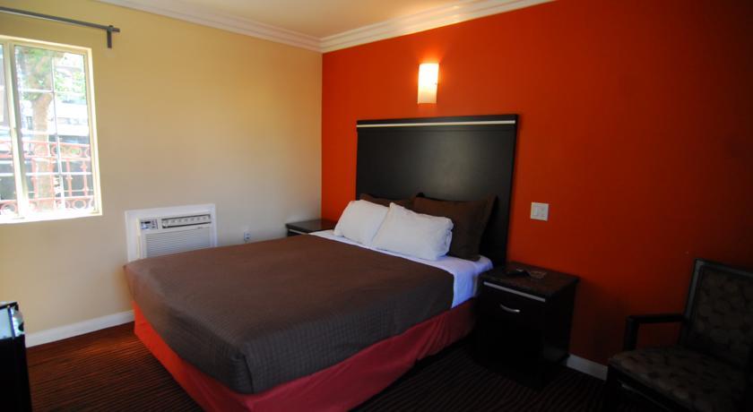 Studio City Inn