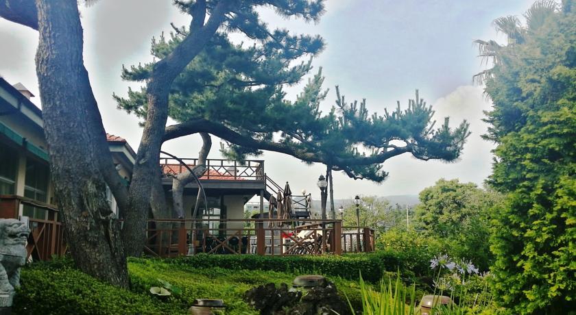Hanuri Jungmun Guesthouse