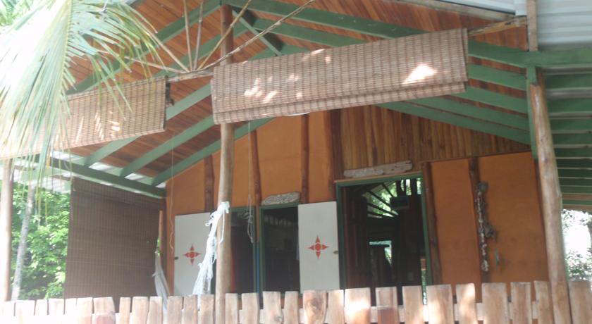 Отель Pachamama Tropical Garden Lodge