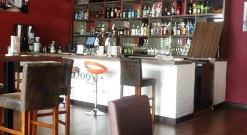 Trilogy Hotel, Restaurant & Bar