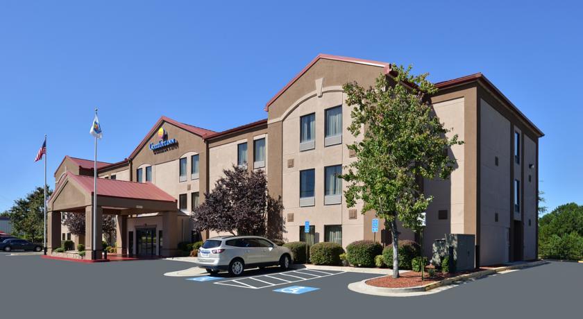 Отель Comfort Inn & Suites at Stone Mountain