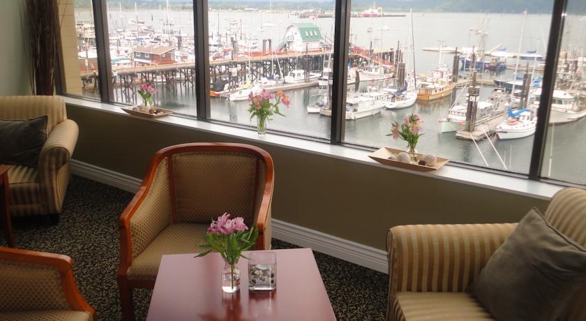 Отель Oceanfront Suites at Cowichan Bay