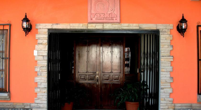Отель Hotel & Hostal Yaxkin Copan