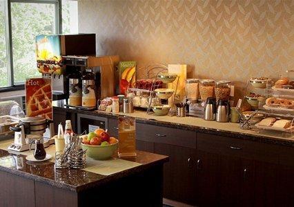 Отель Quality Inn Quesnel