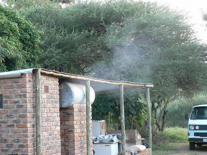 Отель Amanzimlotzi Riverside Bush Camp