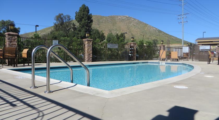Отель Fairfield Inn & Suites Riverside Corona/Norco