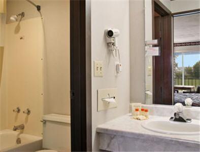 Отель Days Inn Seymour