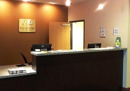 Отель Econo Lodge Inn & Suites Minot