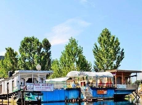 Отель New Retreet Houseboat