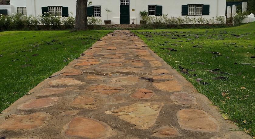 Мини-отель Clifton Country Manor