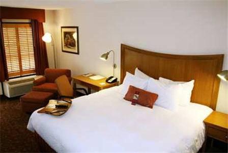 Отель Hampton Inn Chapel Hill