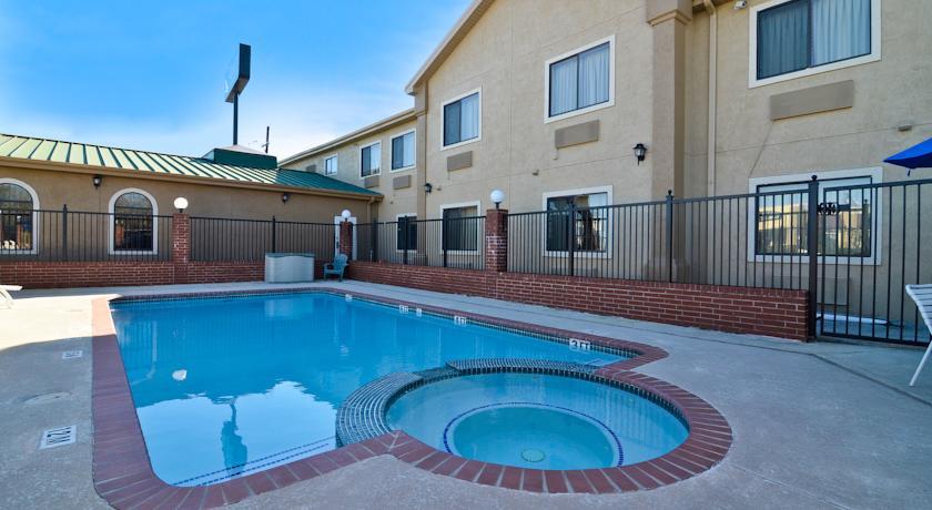 Отель Quality Inn and Suites Beaumont