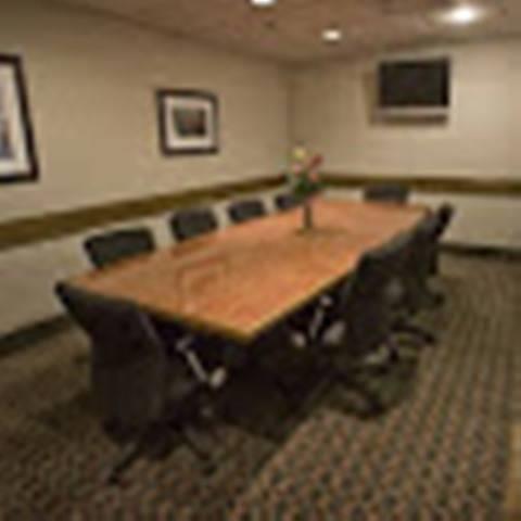 Отель Service Plus Inns & Suites Drayton Valley