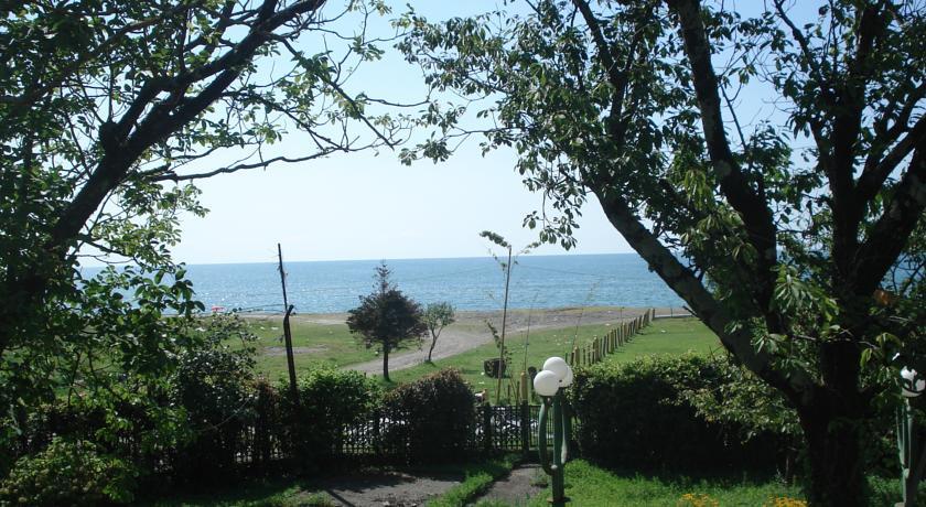 Апартаменты Villa at Bobokvati Beach