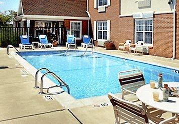Отель TownePlace Suites Detroit Novi