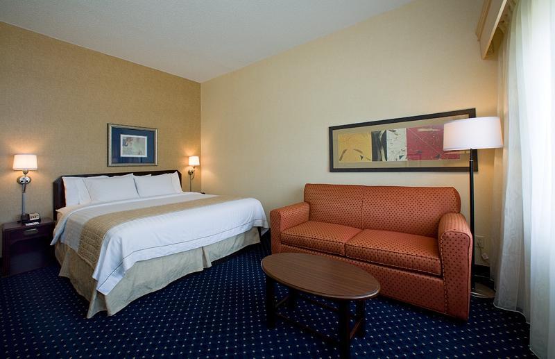 Отель Courtyard Fort Wayne