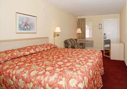 Отель Econo Lodge Erlanger