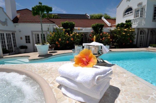 Мини-отель 56 Mitchell Street Guest House & Spa