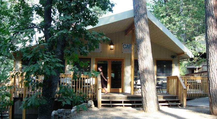 Отель Yosemite Bug Rustic Mountain Resort