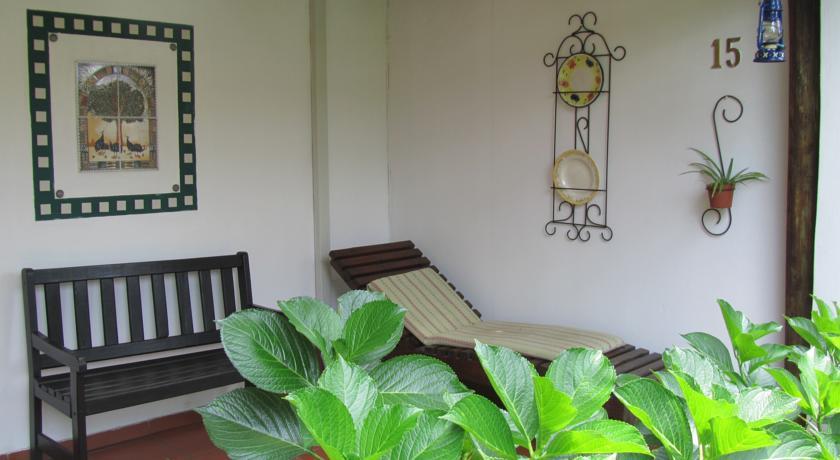 Гостевой дом Thatchers Guest House