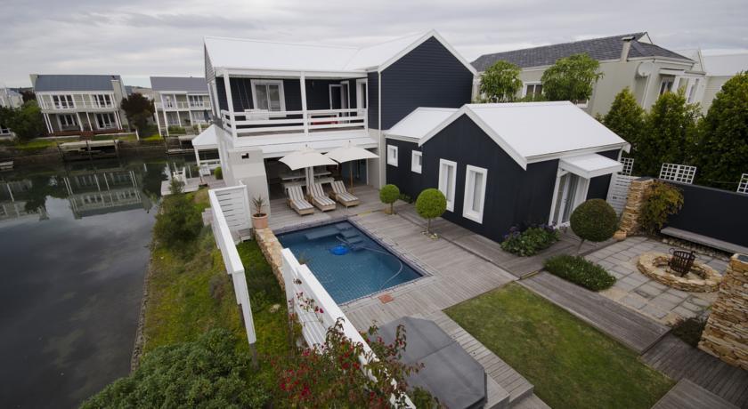 Edgewater Cottage