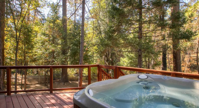 Апартаменты Trout Creek Lodge