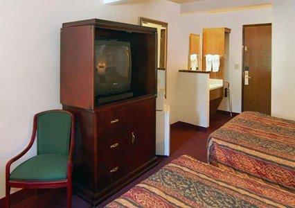 Отель Rodeway Inn University