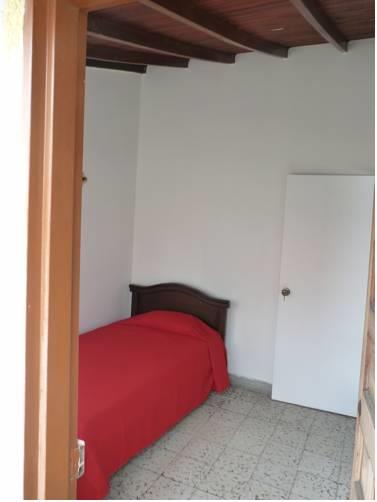Апартаменты Laureles Guesthouse