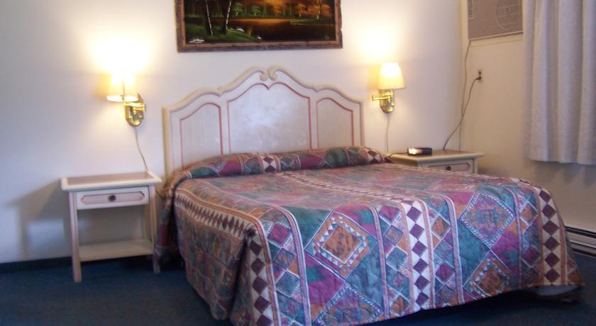 Отель Round-Up Motel