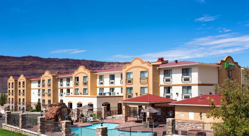 Отель Holiday Inn Express Hotel & Suites MOAB