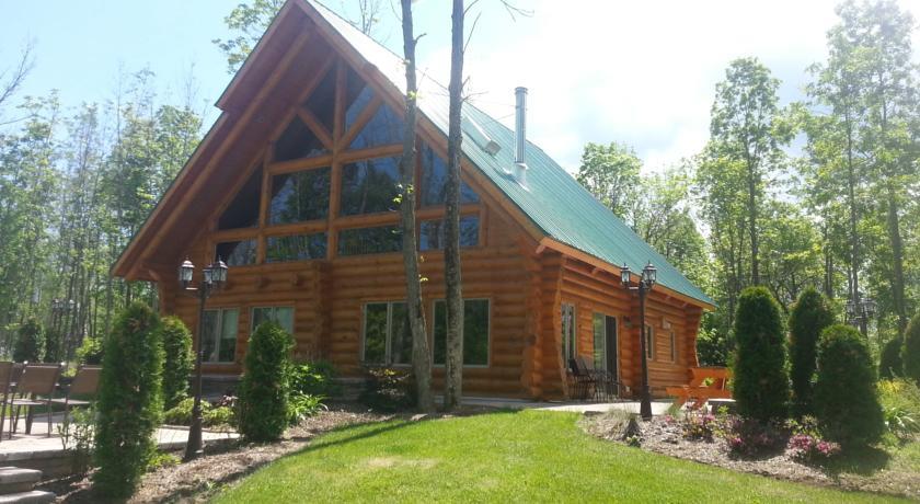 Отель Chalets et Spa Lac Saint-Jean