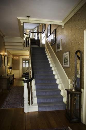 Мини-отель Clark Currier Inn