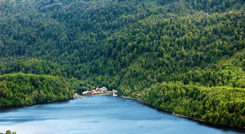 Отель Puyuhuapi Lodge & Spa