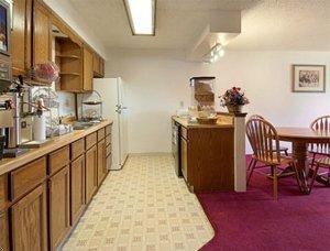 Отель Super 8 Sun Prairie Madison E