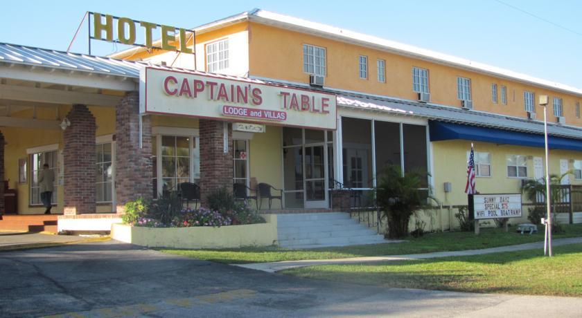 Отель Captain's Table Lodge and Villas