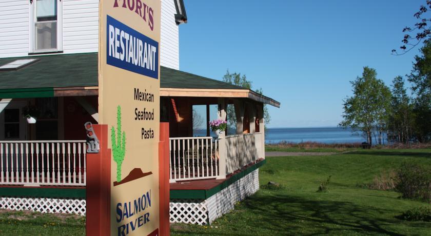 Мини-отель Salmon River B&B