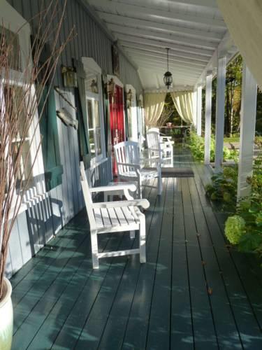 Отель Manoir du Lac Sept-Îles