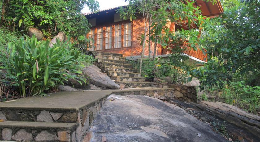 Мини-отель Bandura Kalawana - Rainforest Bungalow