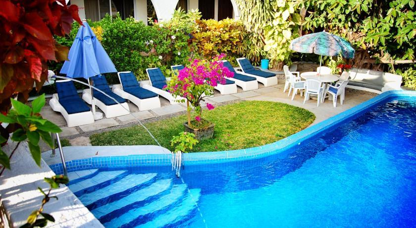 Отель Hotel Delfin