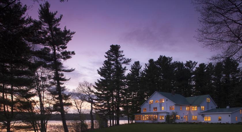 Отель Wolf Cove Inn Maine