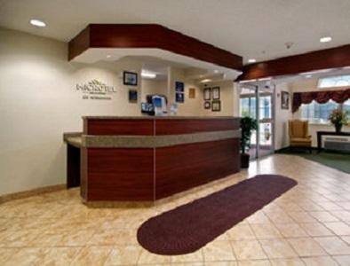 Отель Microtel Inn and Suites Gassaway