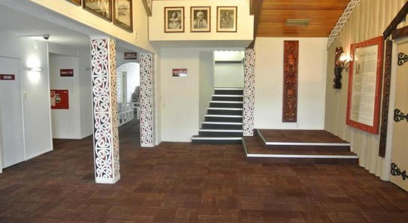 Four Canoes Hostel