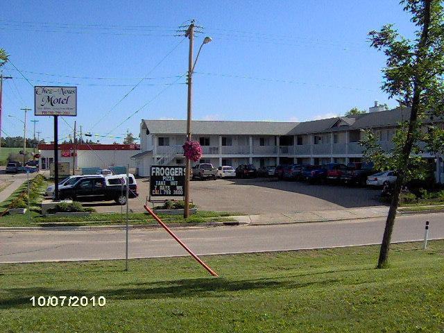 Отель Chez Nous Motel