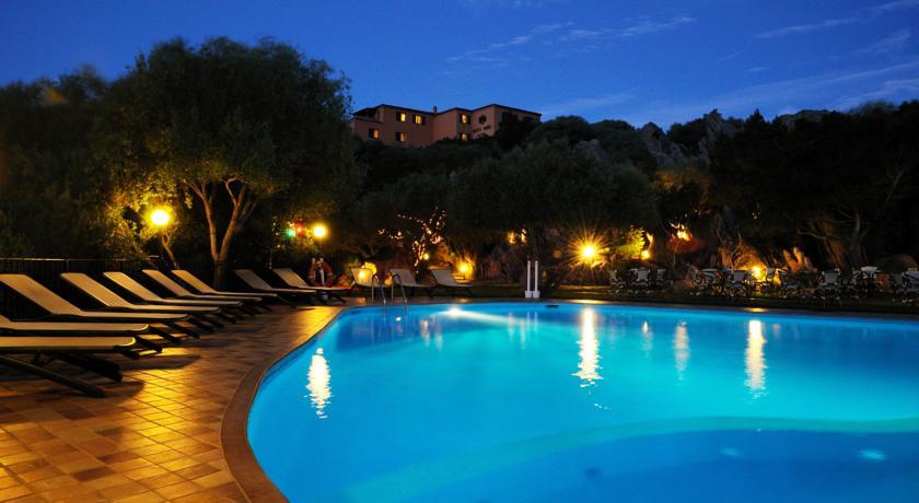 Отель Hotel Rocce Sarde