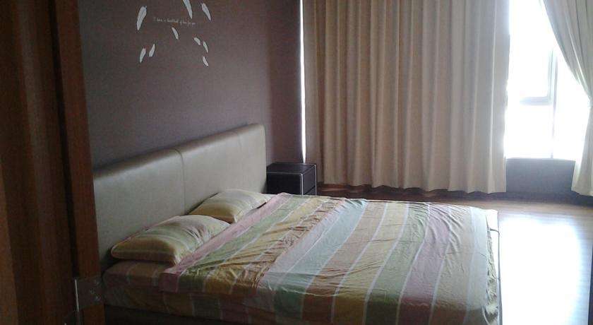 Апартаменты Greenlane Luxury Condominium
