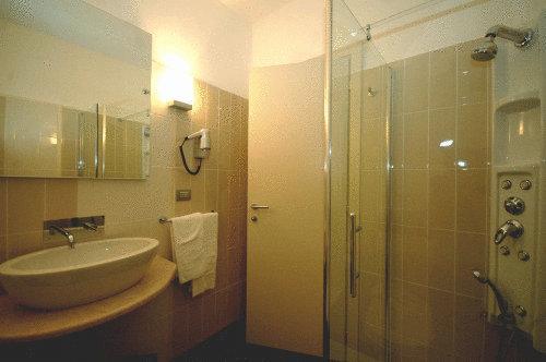 Отель Hotel Langhe & Monferrato