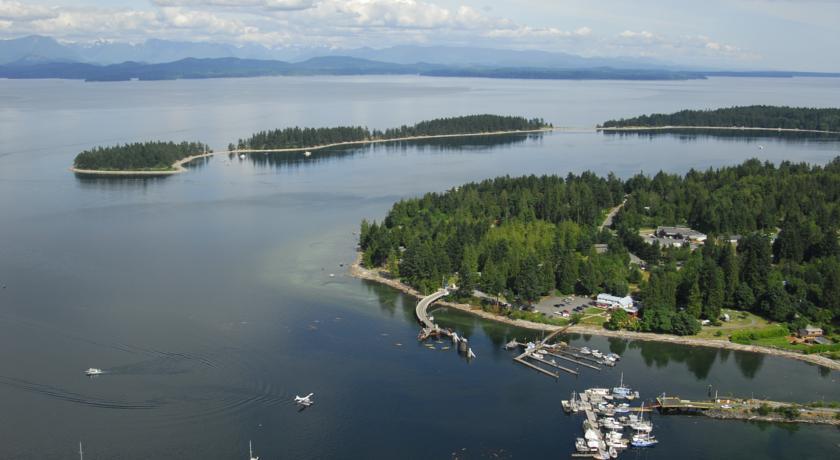 Отель Heriot Bay Inn
