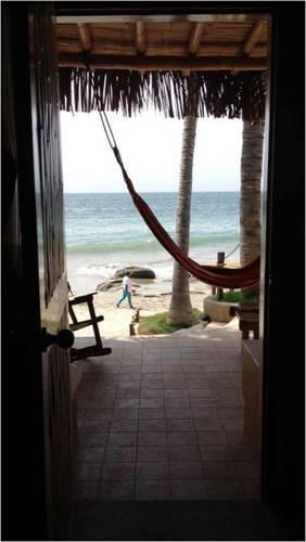 Отель Casa de Playa Bungalows & Restaurant