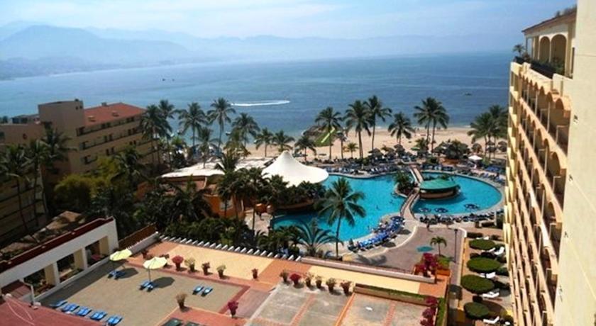 Beachfront Condo Sea River