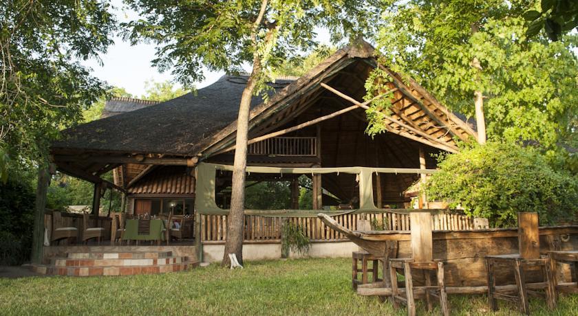 Отель Selous Kinga Lodge